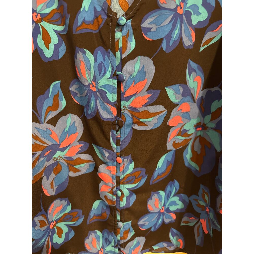 (Stitch Fix) Sanctuary Black w/ Blue Floral Blouse. New without tags in size 2X - Picture 3 of 6